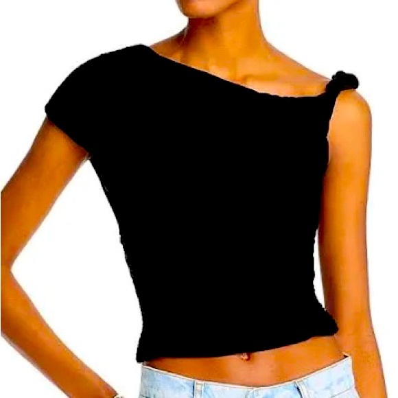 VICI BOUTIQUE MARLENE VERSATILE BLOUSE IN BLACK! - Picture 2 of 12